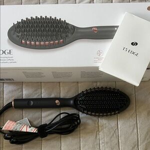 T3 Edge Heated Smoothing Styling Brush